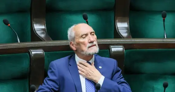 Macierewicz