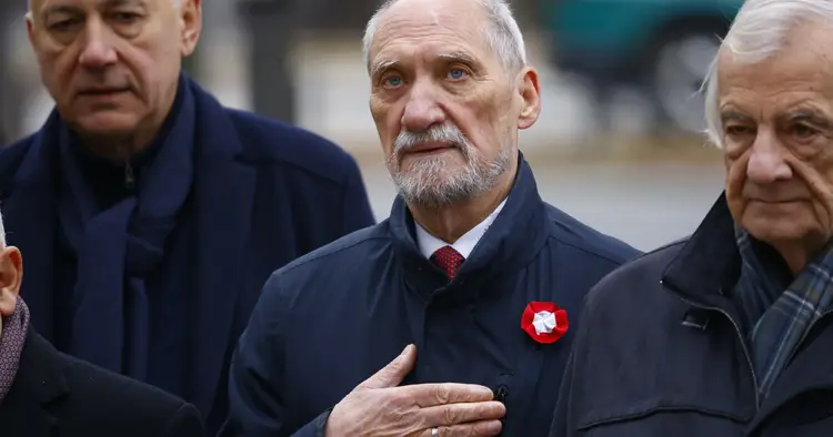 Macierewicz